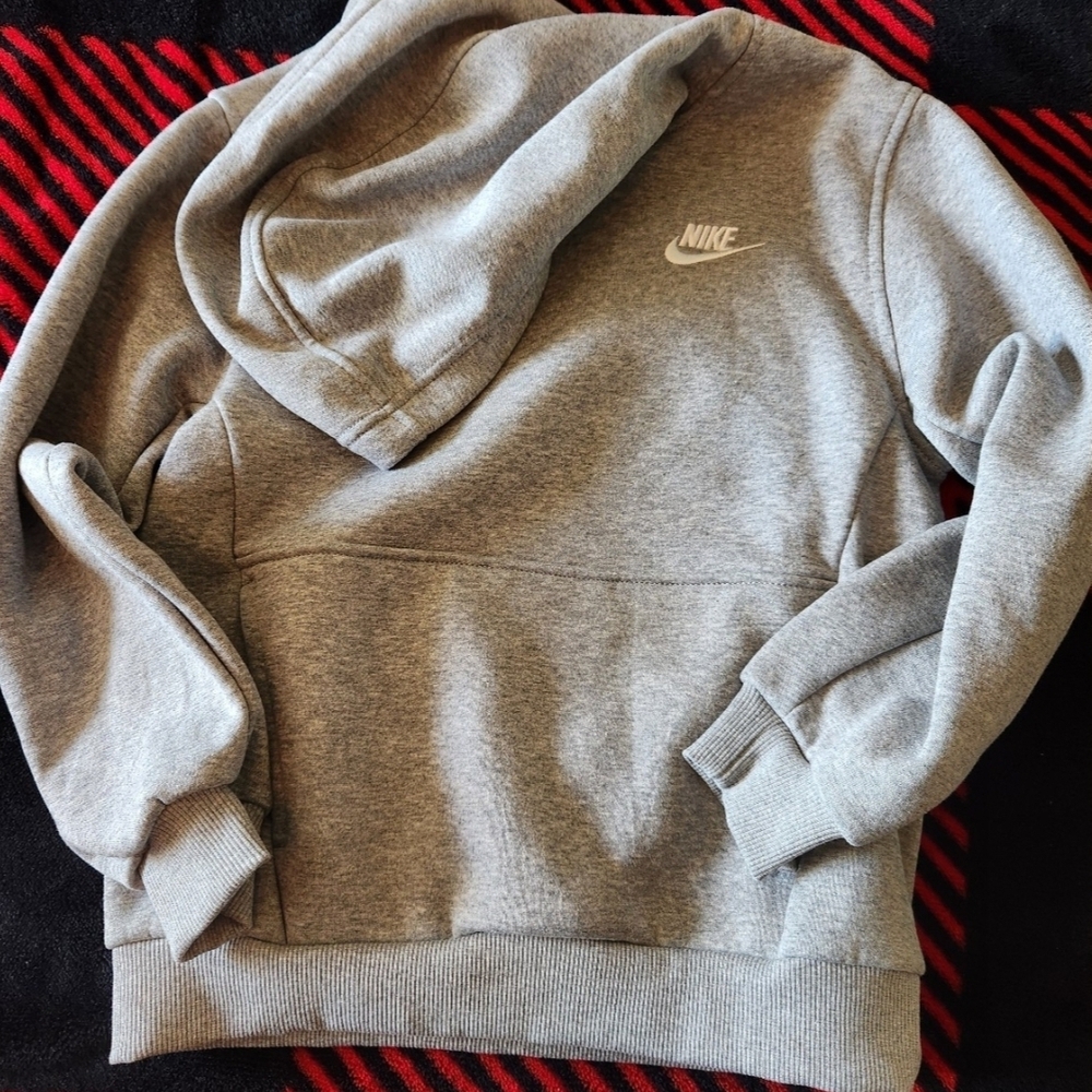 Nike Heather Gray Sweatshirt